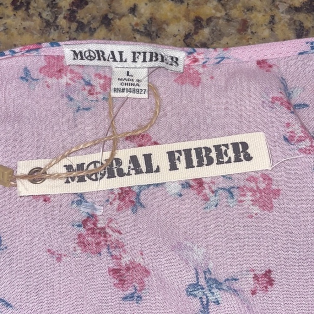 NWT Moral Fiber Pink Floral Wrap Blouse Vneck Large - Picture 4 of 4